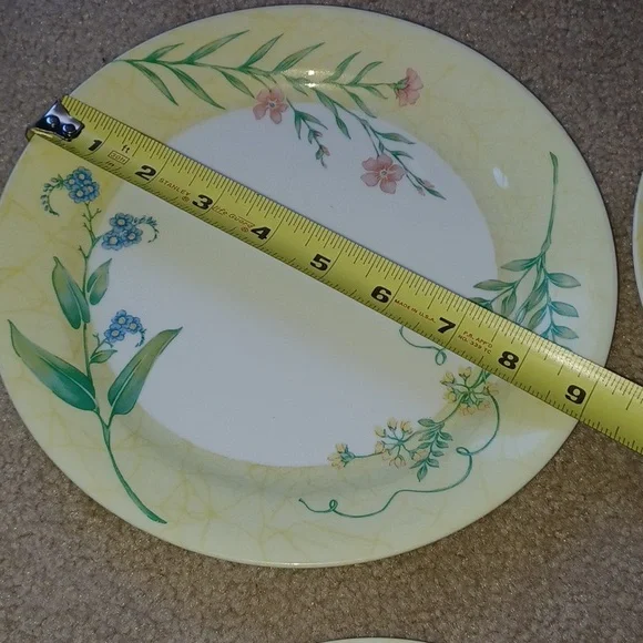 Corelle Sun Garden Two 9" Dinner Plates & Two 7 1/4" Desert Yellow Floral 4Pc - Picture 7 of 9